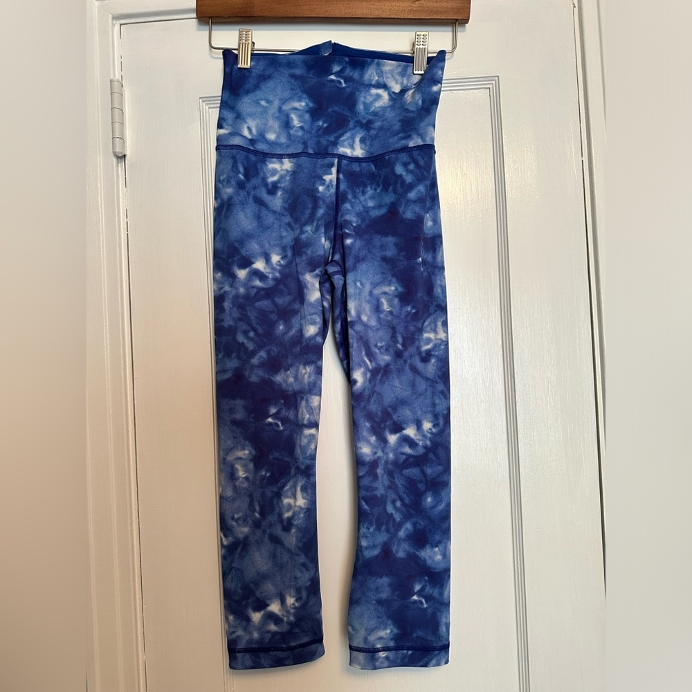 Lululemon blue tie dye leggings